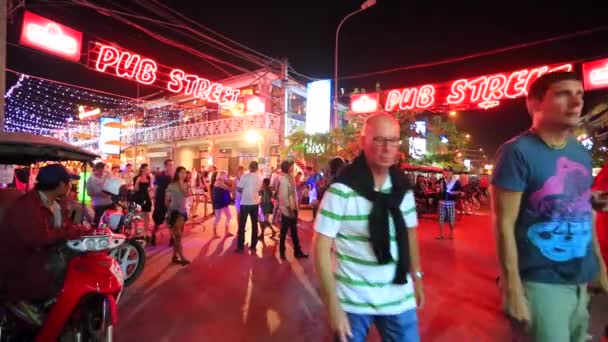 La vida nocturna principal Pub Street — Vídeo de stock