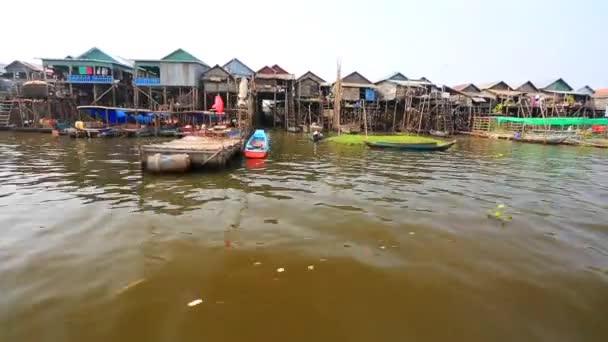 Vista del pueblo flotante — Vídeo de stock