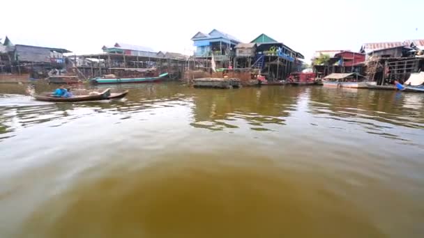 Vista del pueblo flotante — Vídeos de Stock