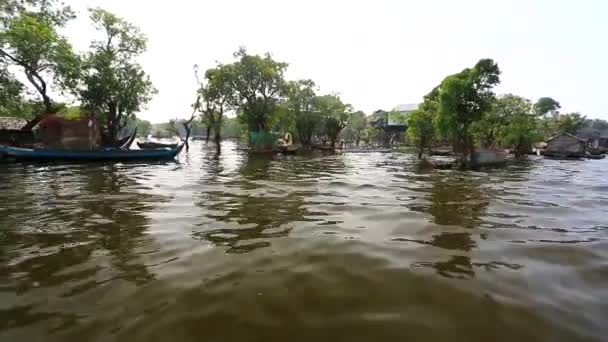 Vista flutuante da aldeia — Vídeo de Stock