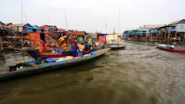 Vista del pueblo flotante — Vídeo de stock