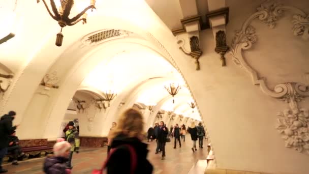 Estación de metro de Arbatskaya — Vídeo de stock