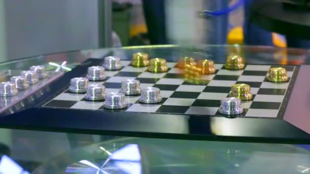 Robot playing checkers — Stock Video