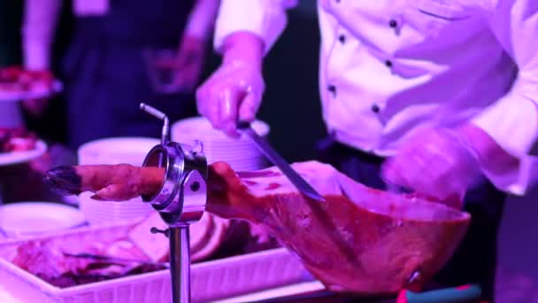 Chef cortando jamon — Vídeo de Stock