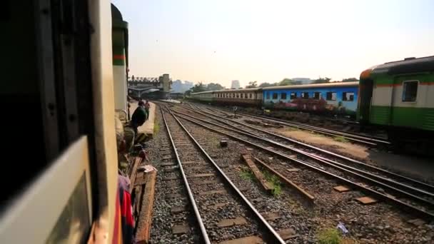 A vonat megérkezik Railway Station — Stock videók
