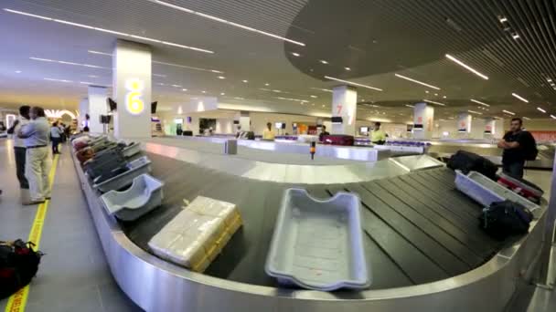 Baggage conveyer belt — Stock Video