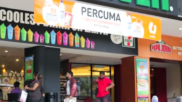 7-eleven przechowywać w Kuala Lumpur — Wideo stockowe