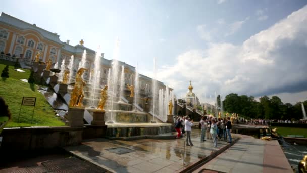 Fontaine Samson à Peterhof — Video