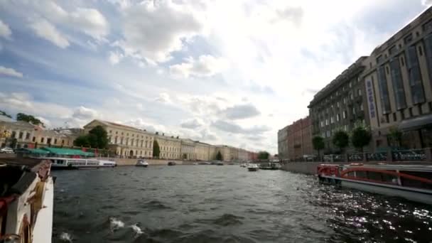 Rivier kanalen van Sint-Petersburg — Stockvideo