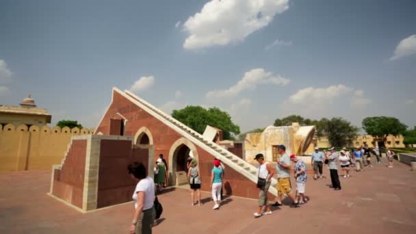 İnsanlar Jantar Mantar ziyaret — Stok video