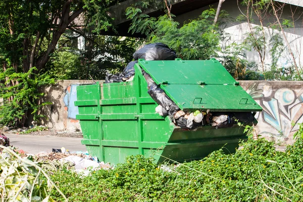 çöp konteynırları
