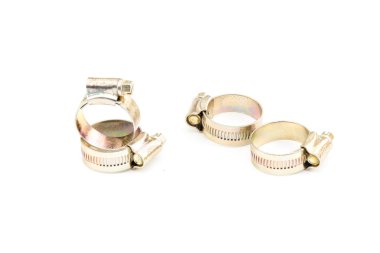 İzole yeni metal hortum kelepçesi