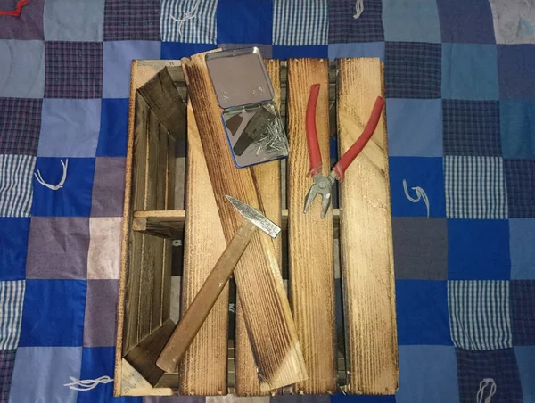 Инструменты Плотника Лежат Декоративной Прохладной Коробке — стоковое фото