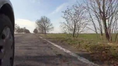 dönen araba çarkı hareket ediyor