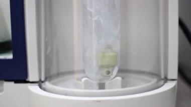 Buharı kimyasal çözeltiyle karıştırmak