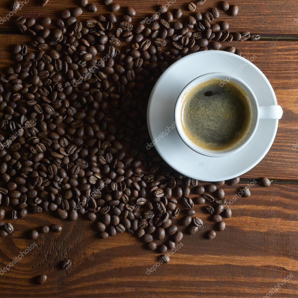 Coffee capsule with coffee beans — Stock Photo © FreeProd 103266318