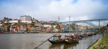Porto, Portekiz eski şehir Douro Nehri üzerinde
