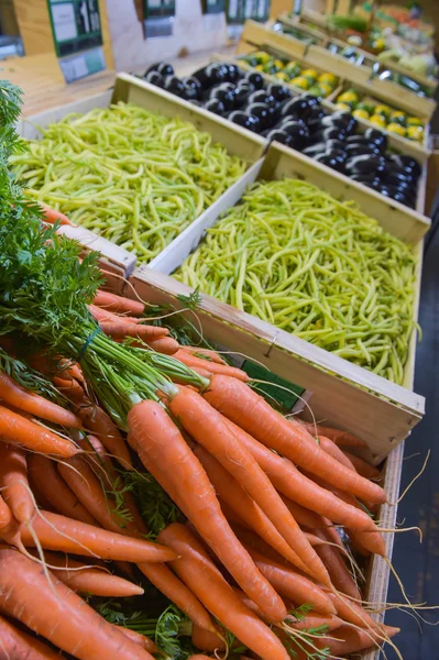 Verduras en venta en el supermercado — Foto de Stock