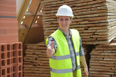 Kamera seyir malzemeleri tarafından çevrili İnşaat Mühendisleri