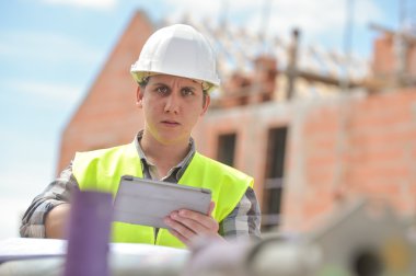 Foreman'ın dijital tablet şantiye kullanma