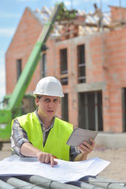 Foreman'ın dijital tablet şantiye kullanma