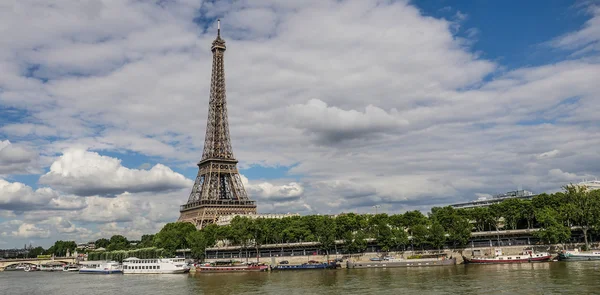 Eiffelturm in paris mit seiner, franz — Stockfoto