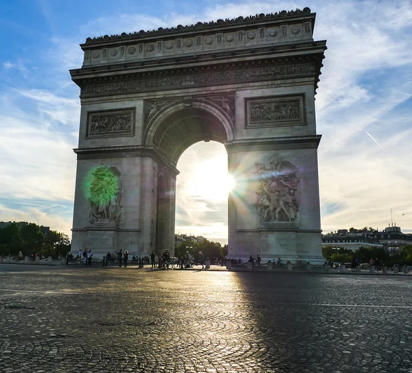 Beautiful sunset over Arc de Triomphe, Paris — Stock Photo, Image