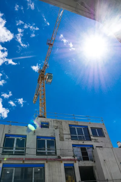 Construction site, Crane on Blue Sky — Stock Photo, Image