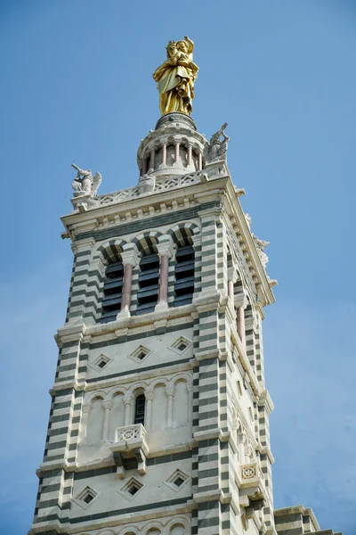 Basilikan Notre Dame de la Garde och gamla hamnen Marseille — Stockfoto