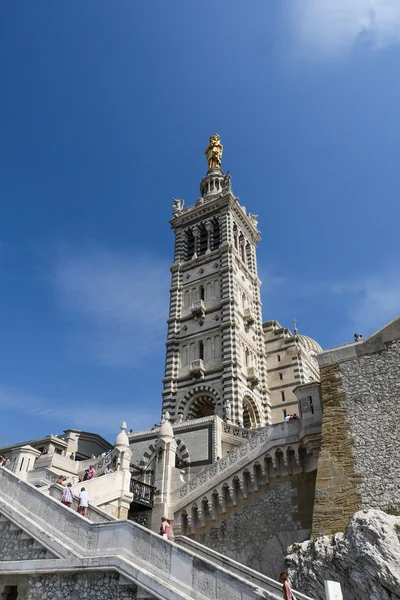 Basilikan Notre Dame de la Garde och gamla hamnen Marseille — Stockfoto