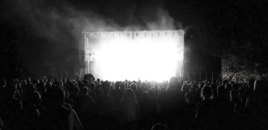 rock konserinde. ışık gösterisi