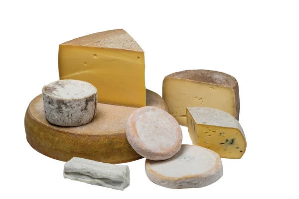 Olika typer av fransk ost isolerad på vitt — Stockfoto
