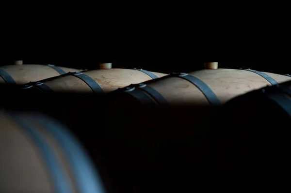 Бочки в Європі винний льох Бордо Wineyard, Франція — стокове фото