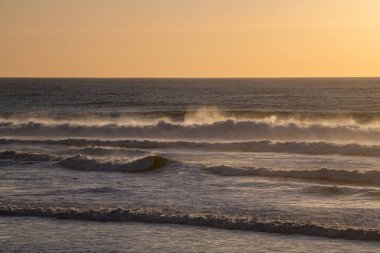 Fransız Atlantik kıyısındaki Lacanau yakınlarındaki Carcan plajı.