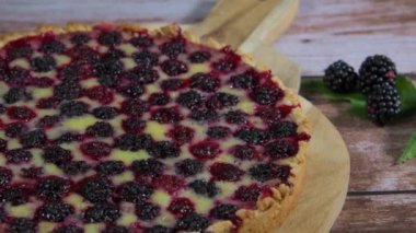 Ev yapımı pasta portre Blackberry'li üzerinde.