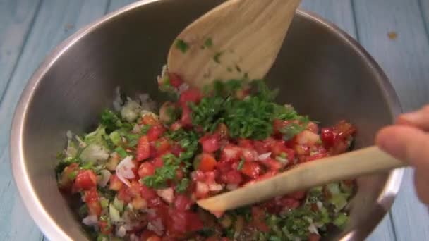 Tabbouleh salade Tabouli Recept gehakte peterselie — Stockvideo