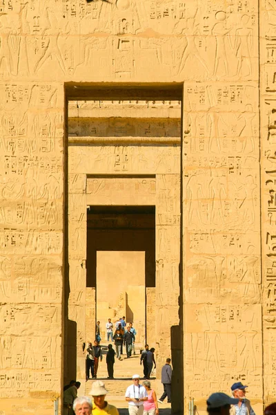 メディネト ハブ神殿エジプト — ストック写真