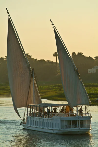 Egypt, Nile Valley, cruise ship on the Nile — Stock Photo, Image