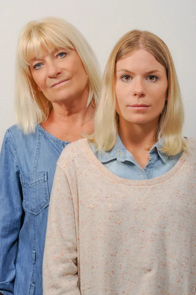 Senior mother and daughter — Stock Photo, Image