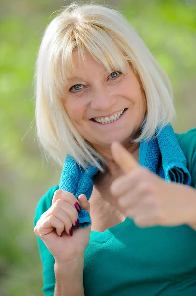 Gezonde senior gelukkig na de uitoefening van — Stockfoto