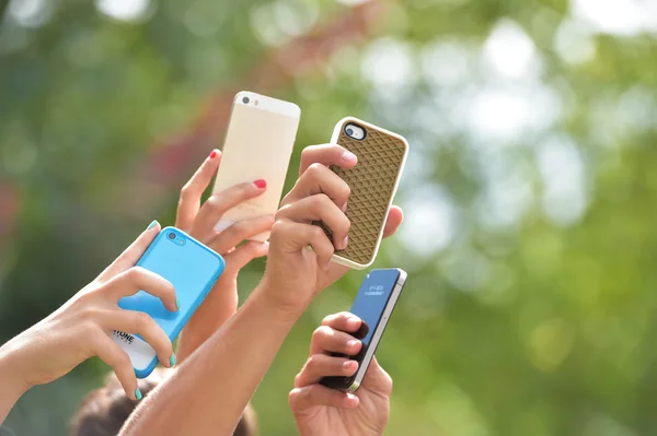 akıllı telefonlar ellerini kaldır