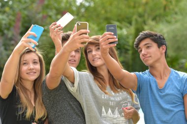 akıllı telefonlar ellerini kaldır