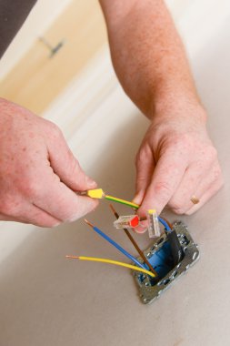 Elektrik yenileme çalışmaları