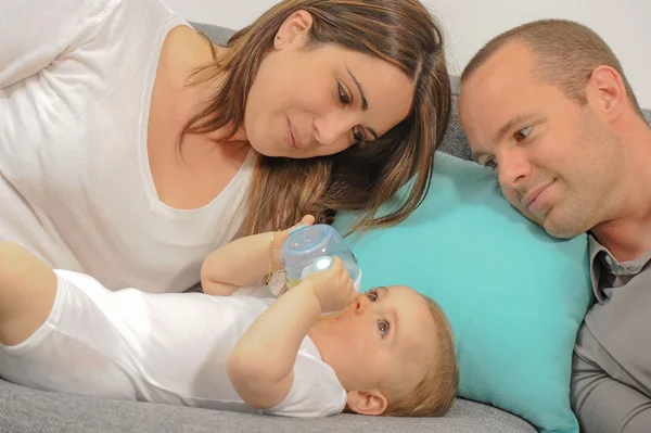 Familia feliz — Foto de Stock