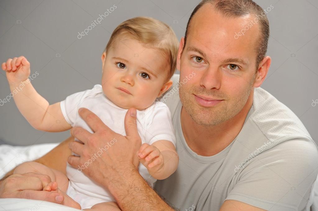 Papa Et Bebe Nouveau Ne Image Libre De Droit Par Freeprod C