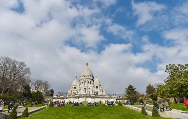 De basiliek van het heilig hart in Montmartre-Parijs — Stockfoto