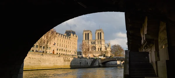 Catedral de Notre-Dame - Paris — Fotografia de Stock