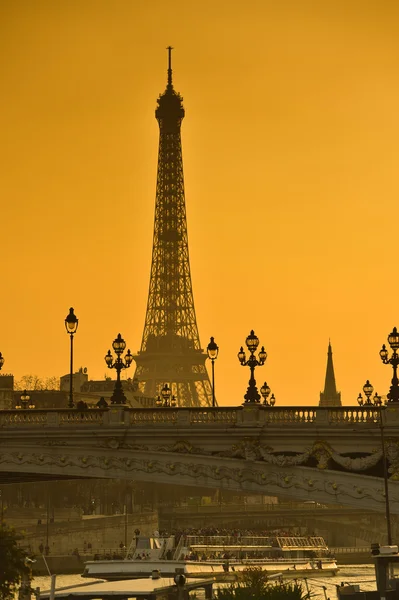 Vista della Torre Eiffel al tramonto — Foto Stock