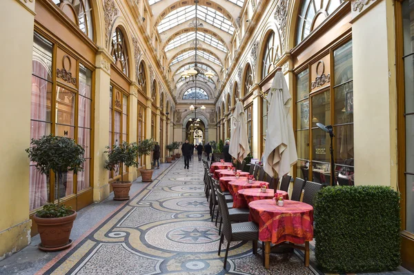 Frankreich, paris, innenraum des berühmten terrassencafés in der galerie vivien — Stockfoto