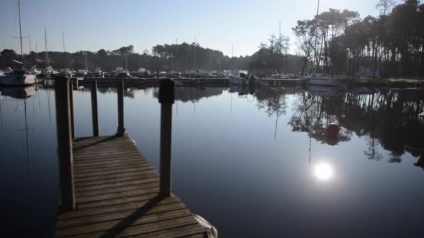 Veleiros no lago - Nascer do sol — Vídeo de Stock